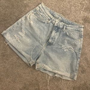 H&M Distressed Denim Light Wash Mom Shorts 10
